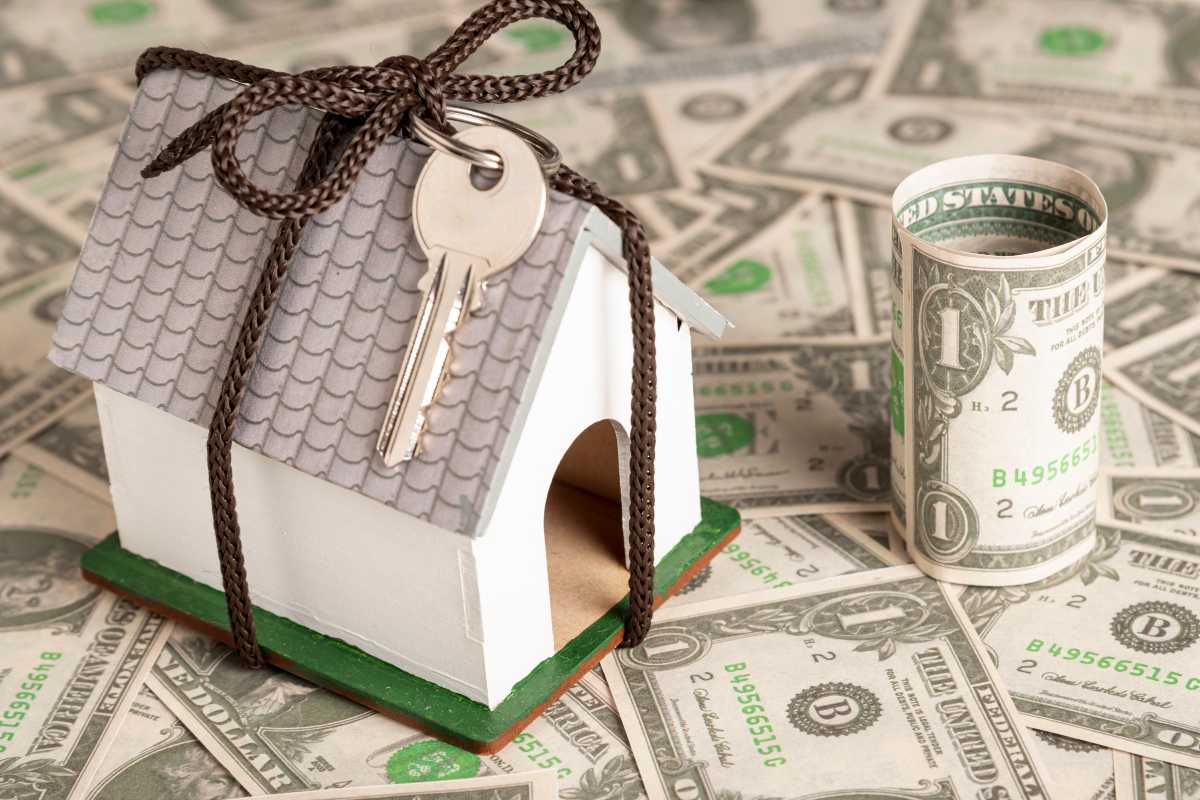 Landlord discusses sitting tenant property sale.