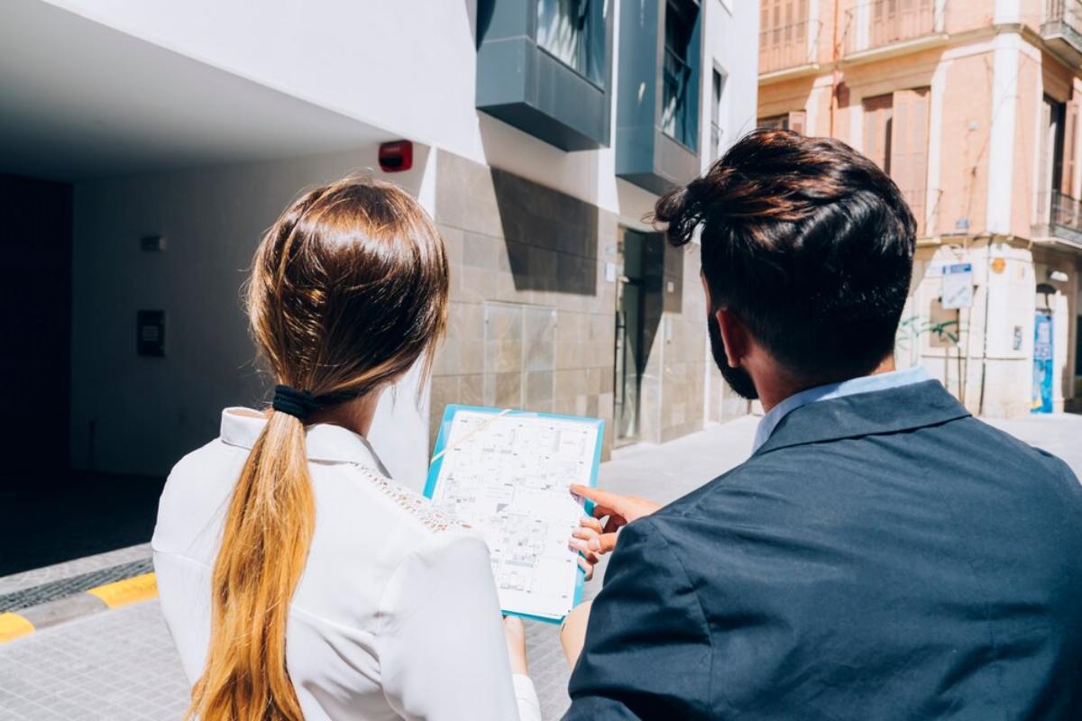 Effective steps to sell a commercial property successfully.