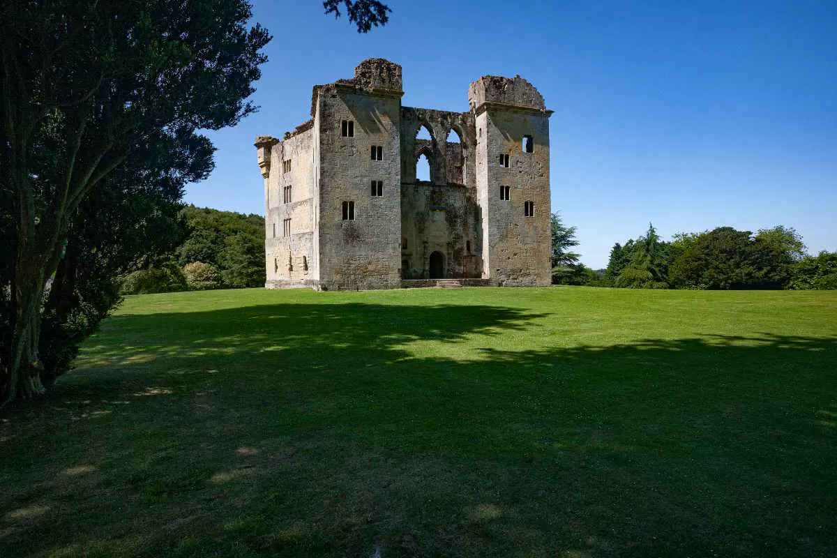 Buckinghamshire home with urgent sale sign